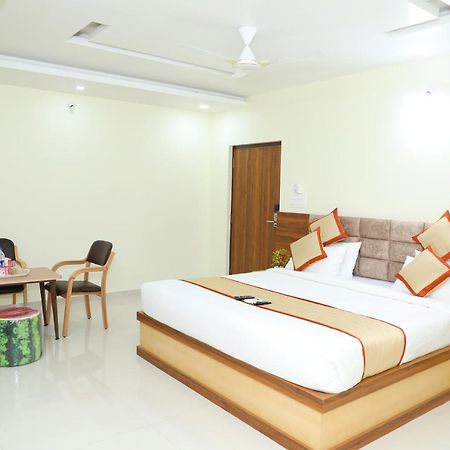 Hotel 8Th Mile Suites Bangalore Eksteriør bilde