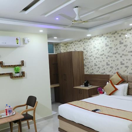 Hotel 8Th Mile Suites Bangalore Eksteriør bilde