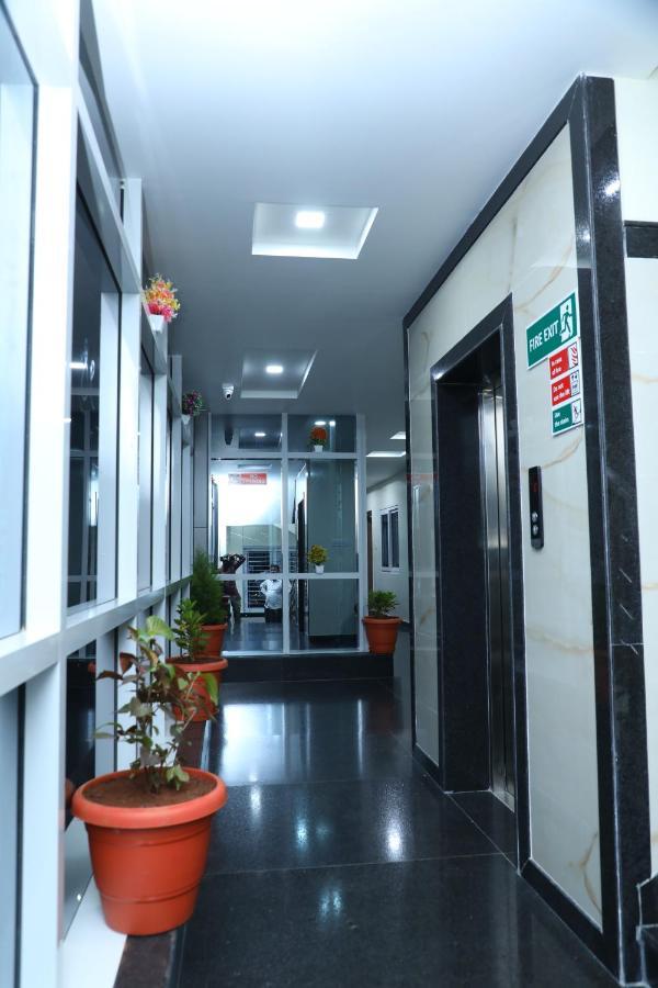 Hotel 8Th Mile Suites Bangalore Eksteriør bilde