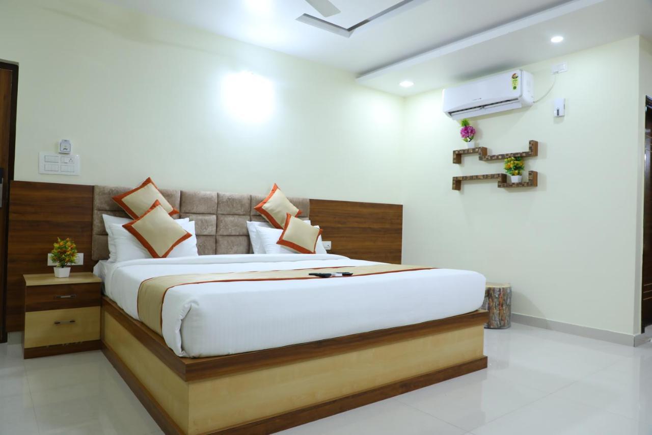 Hotel 8Th Mile Suites Bangalore Eksteriør bilde