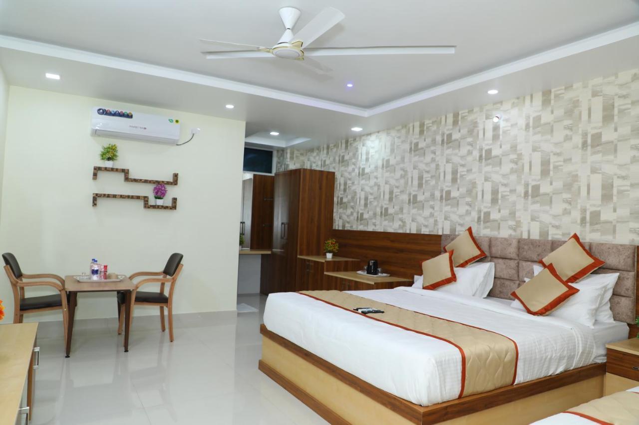 Hotel 8Th Mile Suites Bangalore Eksteriør bilde