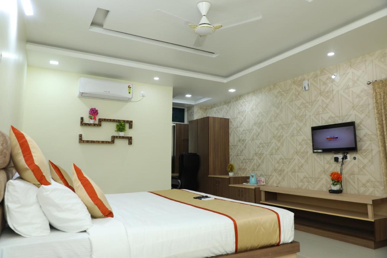 Hotel 8Th Mile Suites Bangalore Eksteriør bilde