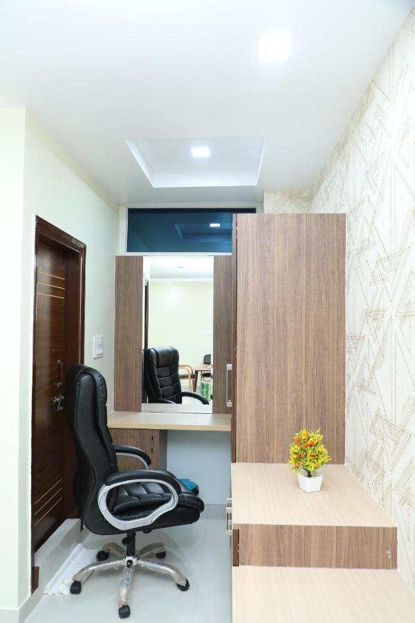 Hotel 8Th Mile Suites Bangalore Eksteriør bilde