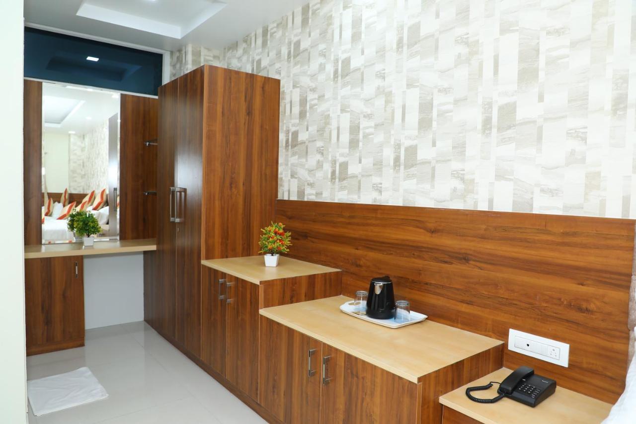 Hotel 8Th Mile Suites Bangalore Eksteriør bilde