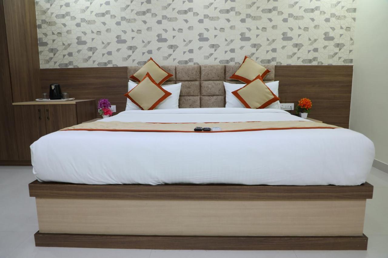 Hotel 8Th Mile Suites Bangalore Eksteriør bilde