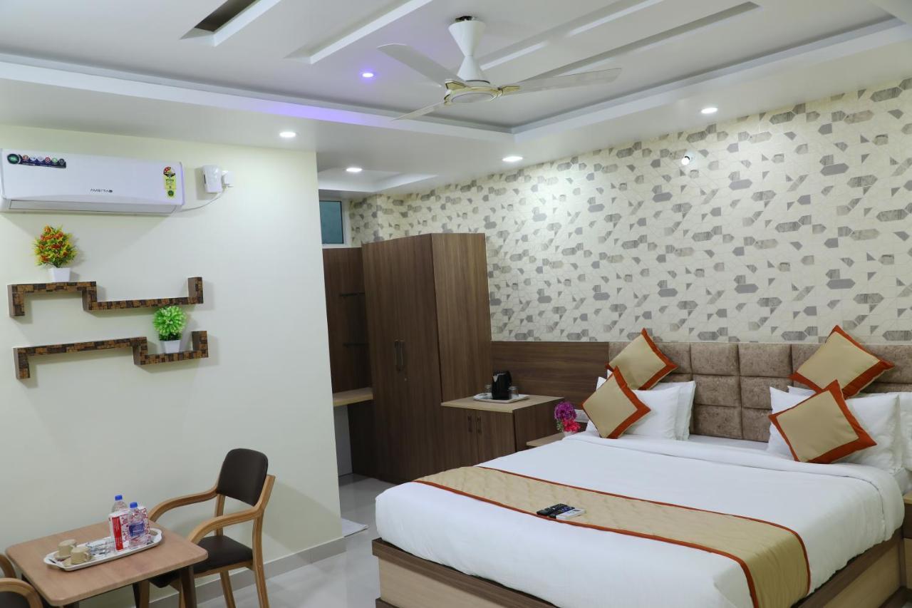 Hotel 8Th Mile Suites Bangalore Eksteriør bilde